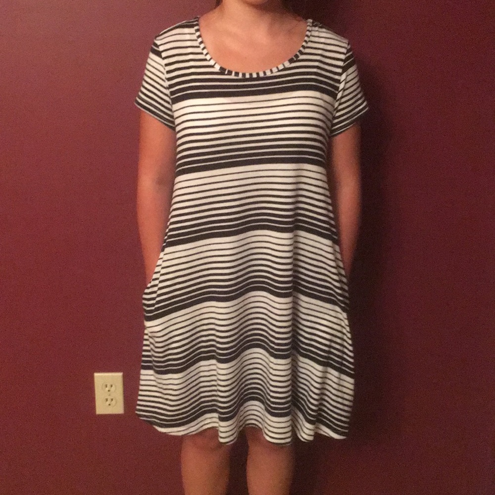 black and white striped women’s dress S